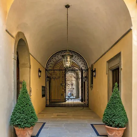 Апартаменты Borgo Albizi Penthouse - 360 Terrace View Флоренция
