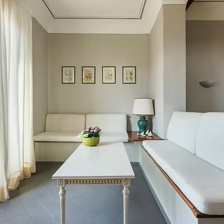Апартаменты Borgo Albizi Penthouse - 360 Terrace View Флоренция